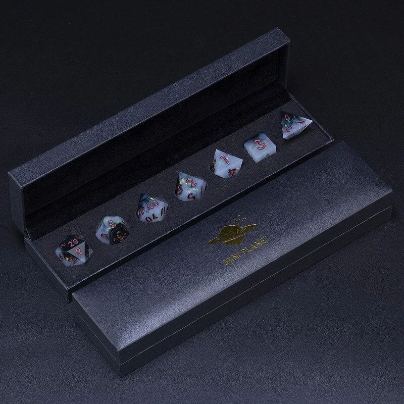 Dice set with box